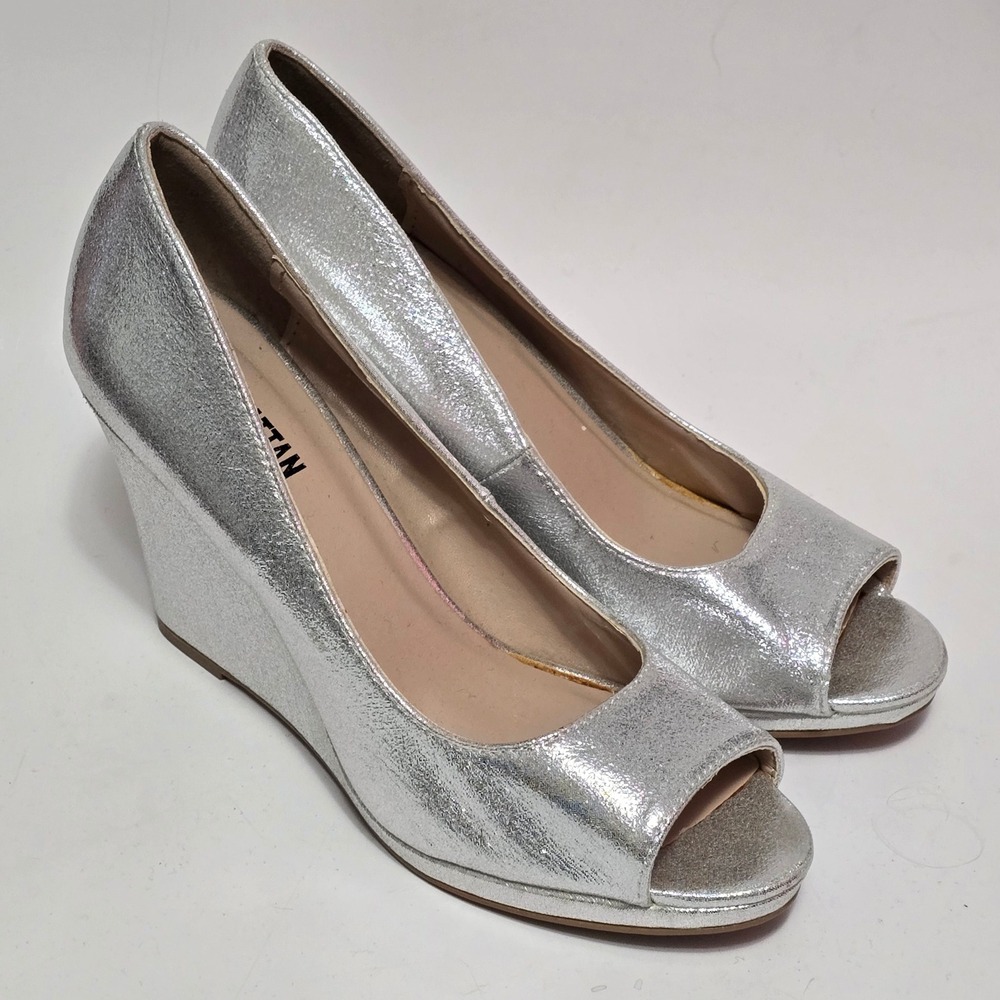 Manhattan Collection Silver Metallic Peep Toe Wedge Heels Size 8